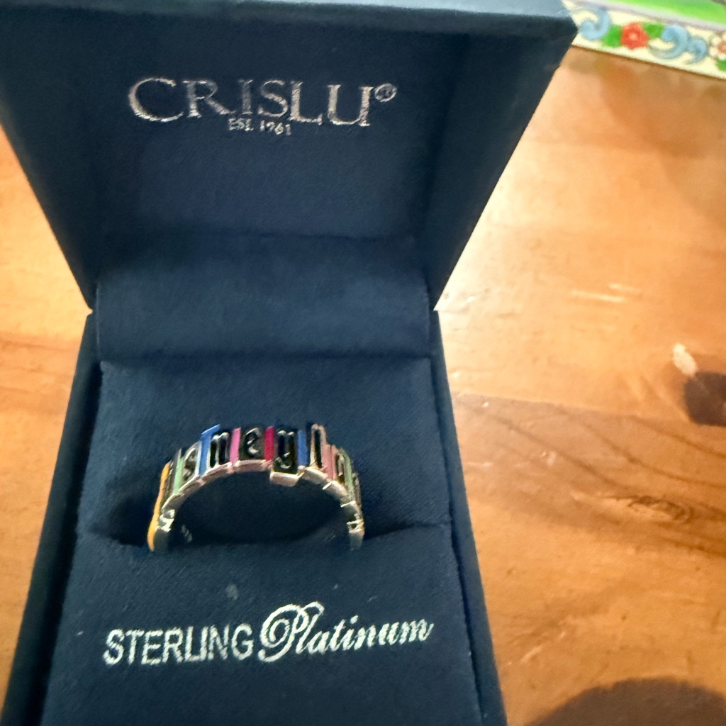 Crislu Disneyland Marquee Ring Size 8 300$